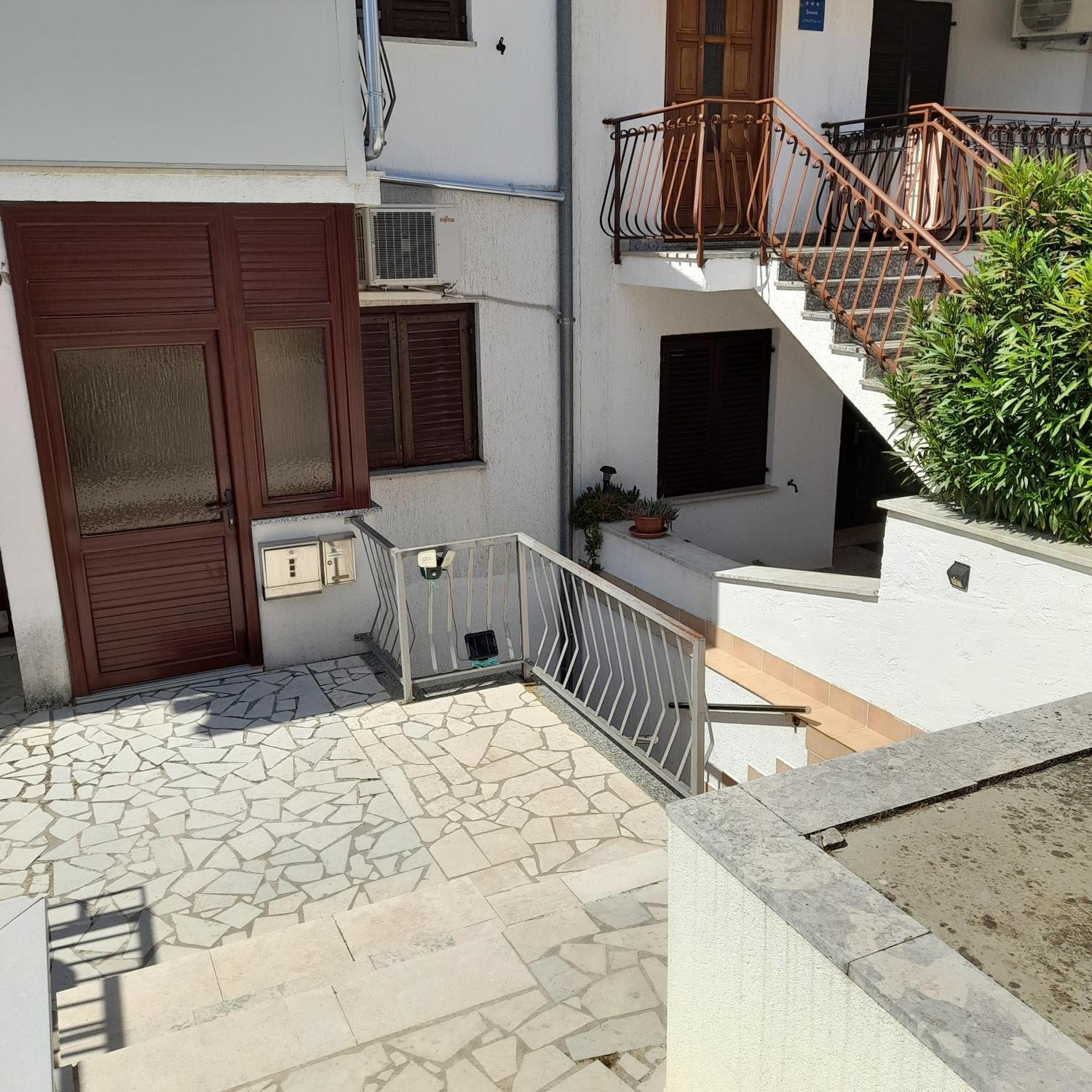 Family Apartment Romina فيرسار المظهر الخارجي الصورة